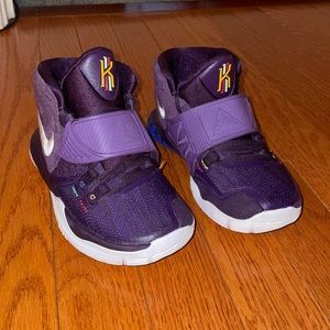 Nike Kyrie Irving’s, kids size 10C, great condition, worn once